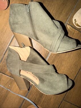 Olive Suede Peep-Toe Block Heel Booties - penny loves Kenny